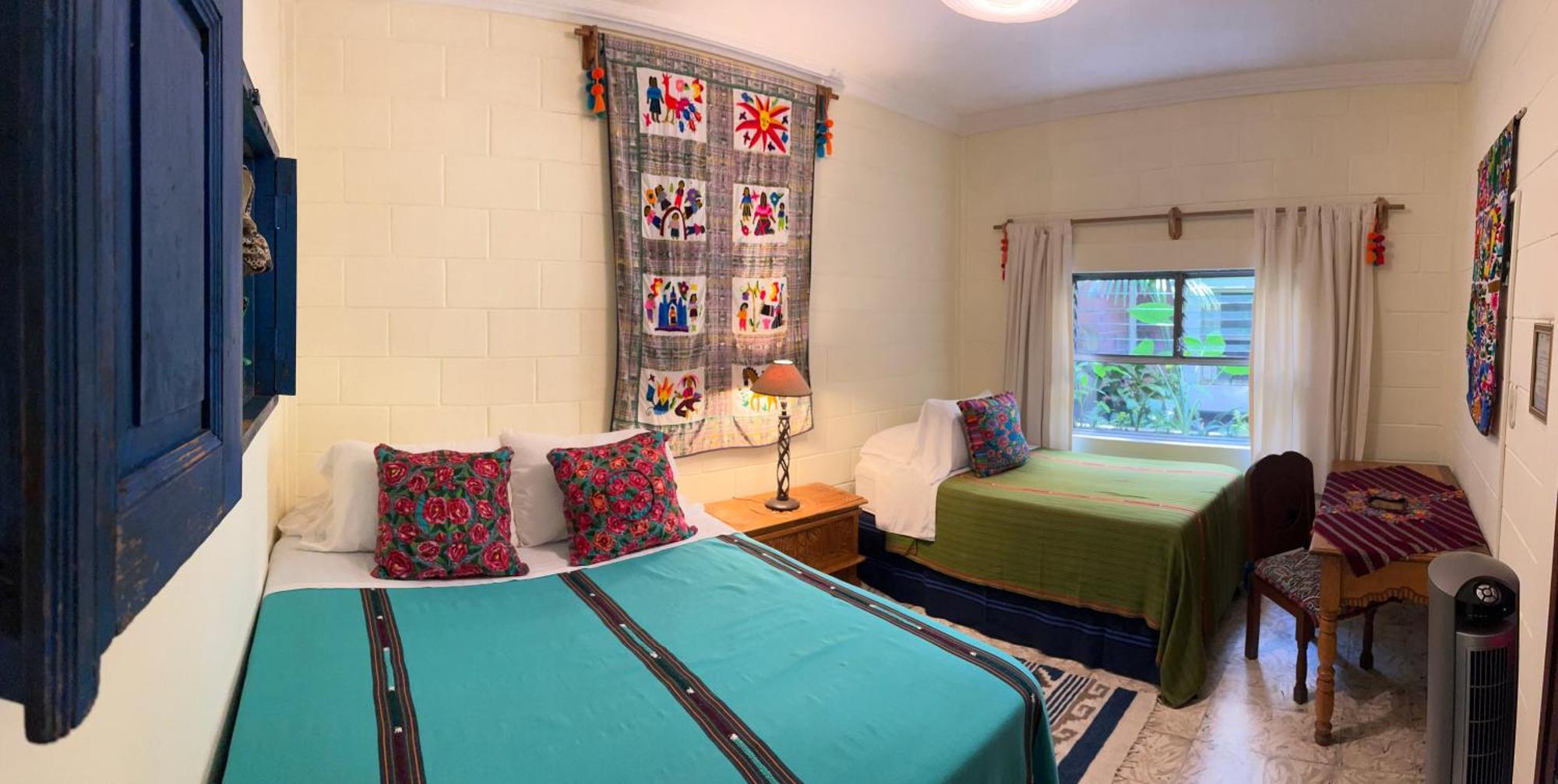 Yellow House Hostel B&B 안티구아 과테말라 외부 사진
